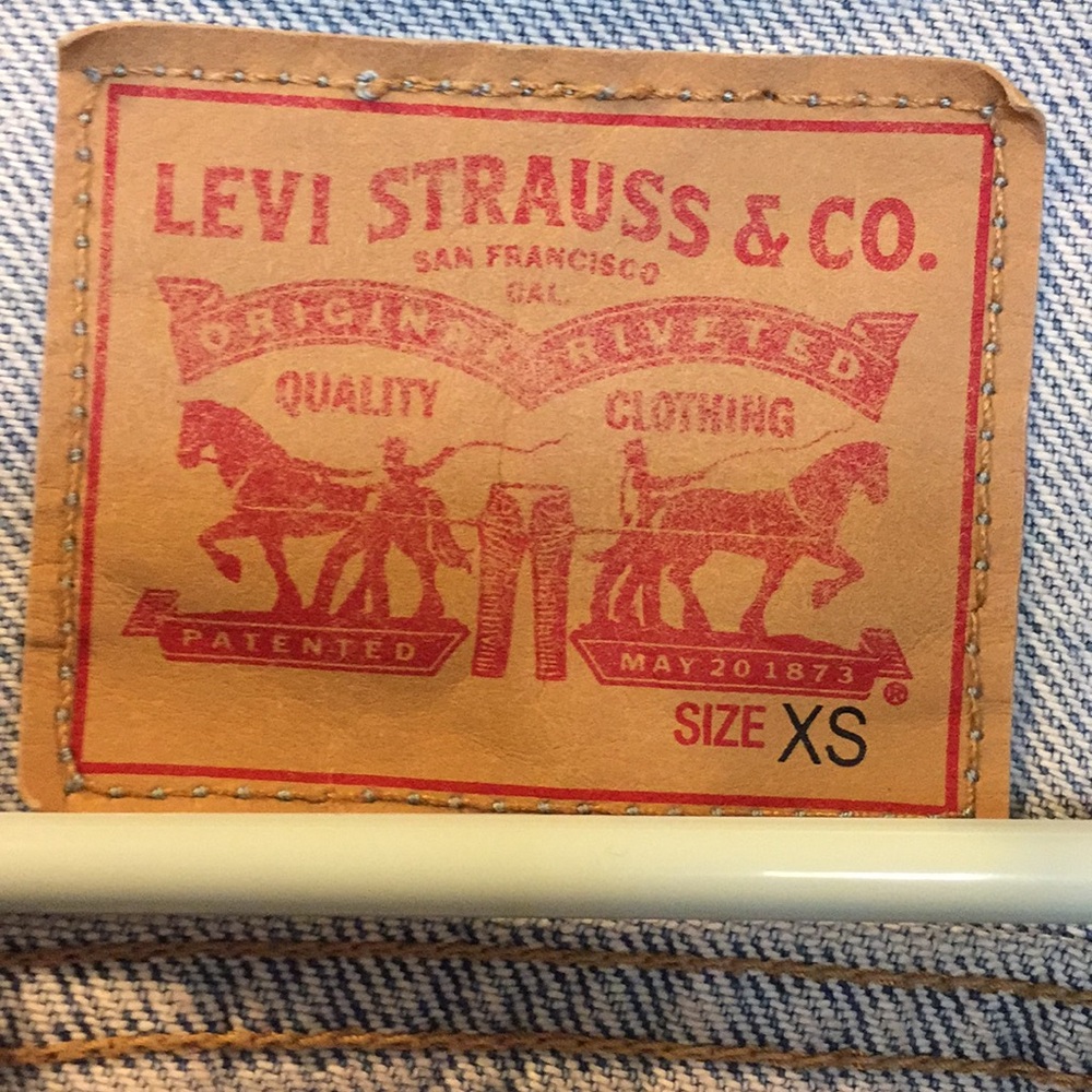 LEVI’s Jean Jacket - Picture 4 of 5